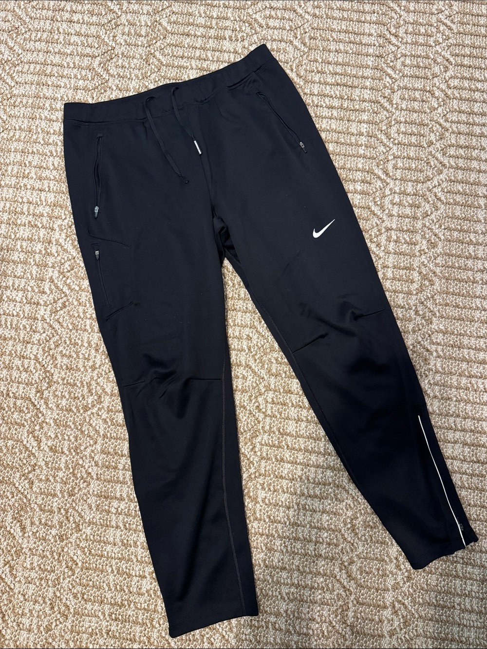 Nike Black Men's Athletic Joggers with Reflective Swoosh